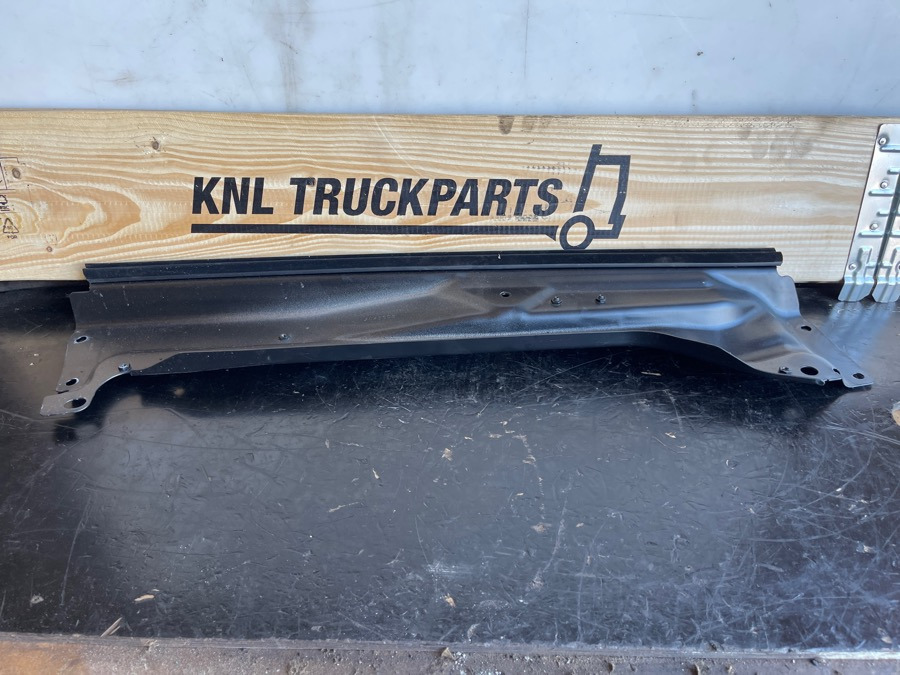 SCANIA BRACKET REINFORCEMENT DOOR RIGHT 2045008 - Кабина и интерьер для Грузовиков: фото 1 SCANIA BRACKET REINFORCEMENT DOOR RIGHT 2045008 - Кабина и интерьер для Грузовиков: фото 1