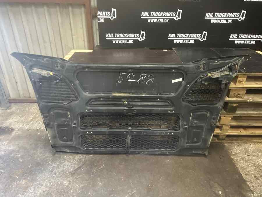 SCANIA COMPLETE UPPER FRONT GRILL R SERIE - Кабина и интерьер для Грузовиков: фото 2 SCANIA COMPLETE UPPER FRONT GRILL R SERIE - Кабина и интерьер для Грузовиков: фото 2