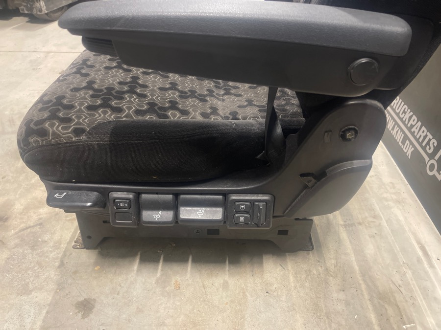 SCANIA DRIVER SEAT 2601039 - Кабина и интерьер для Грузовиков: фото 2 SCANIA DRIVER SEAT 2601039 - Кабина и интерьер для Грузовиков: фото 2