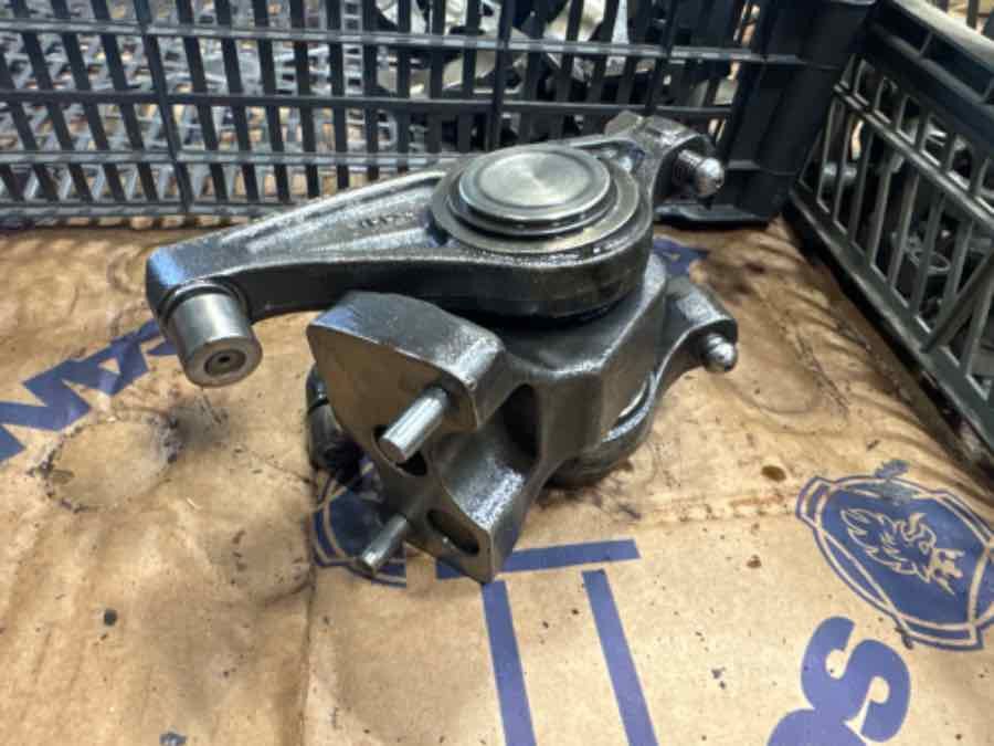 SCANIA ROCKER ARM ASSY DC16 - Двигатель и запчасти для Грузовиков: фото 2 SCANIA ROCKER ARM ASSY DC16 - Двигатель и запчасти для Грузовиков: фото 2