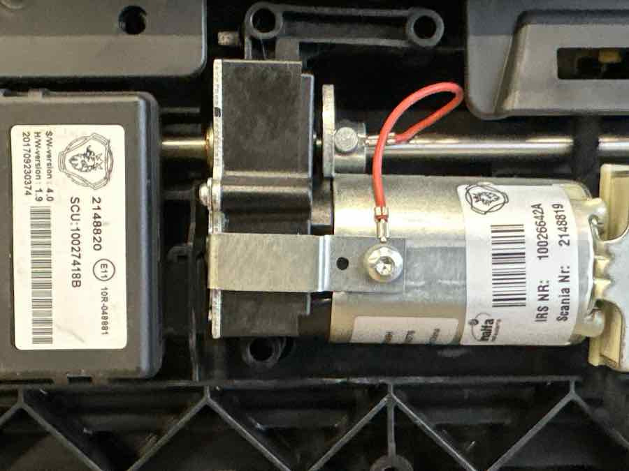 SCANIA SUN ROOF HATCH 2532780 - Кабина и интерьер для Грузовиков: фото 4 SCANIA SUN ROOF HATCH 2532780 - Кабина и интерьер для Грузовиков: фото 4