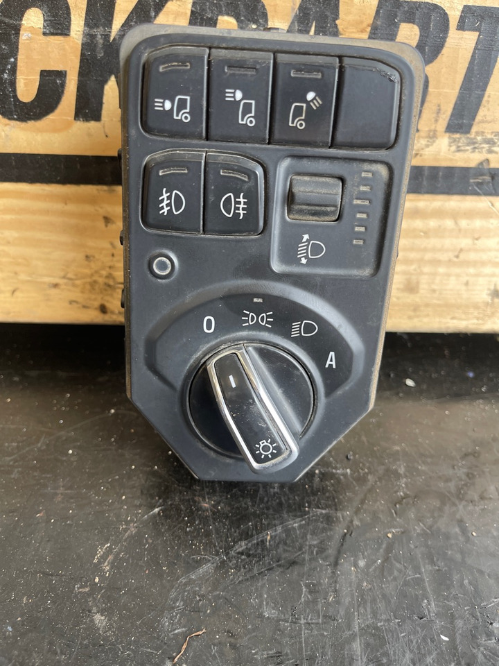 SCANIA SWITCH CONTROL UNIT 2673075 - Кабина и интерьер для Грузовиков: фото 1 SCANIA SWITCH CONTROL UNIT 2673075 - Кабина и интерьер для Грузовиков: фото 1