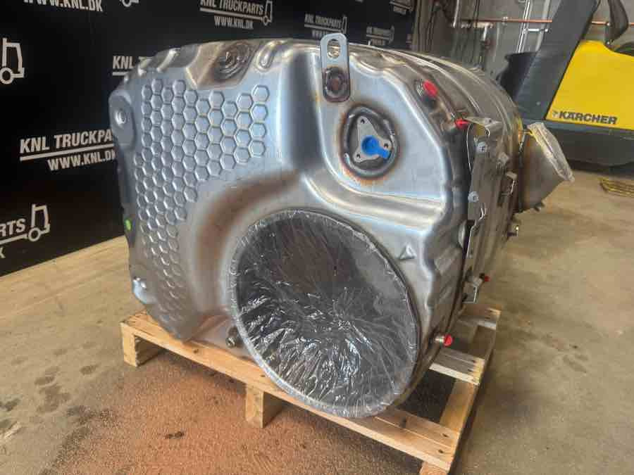 VOLVO EXHAUST 24617946 - Глушитель/ Выхлопная система для Грузовиков: фото 2 VOLVO EXHAUST 24617946 - Глушитель/ Выхлопная система для Грузовиков: фото 2
