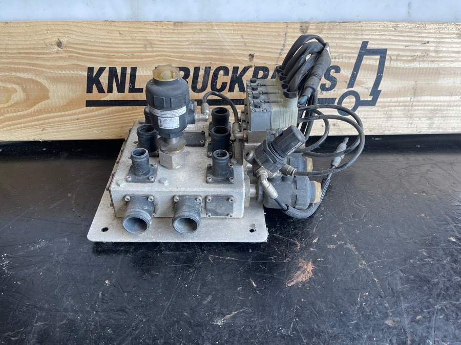 VOLVO HEATING VALVE 22359423 - Тормозной клапан для Грузовиков: фото 4 VOLVO HEATING VALVE 22359423 - Тормозной клапан для Грузовиков: фото 4
