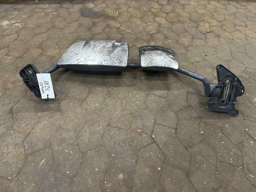 VOLVO MIRROR RIGHT 84273516 - Кабина и интерьер для Грузовиков: фото 2 VOLVO MIRROR RIGHT 84273516 - Кабина и интерьер для Грузовиков: фото 2