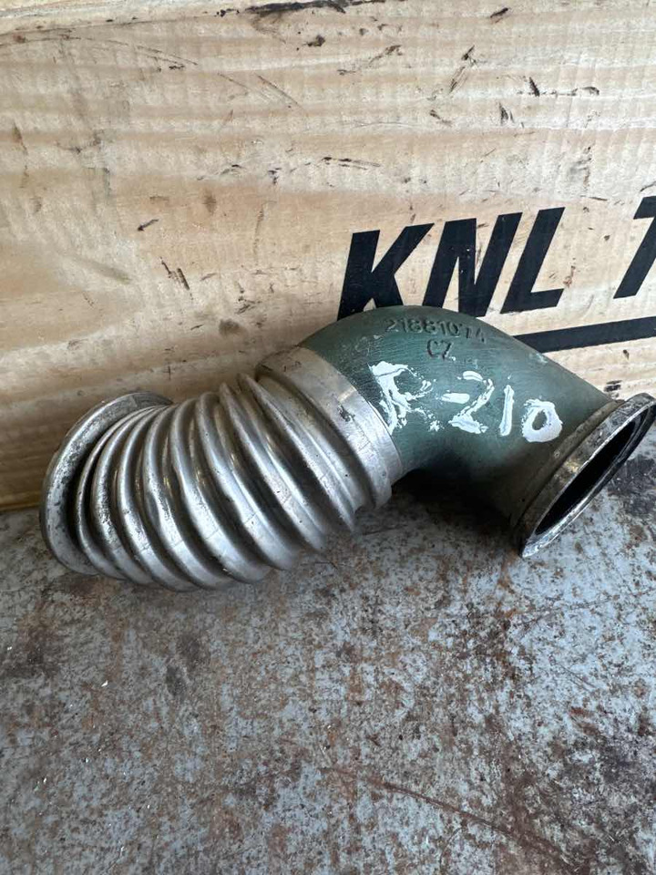 VOLVO PIPE 21881074 - Впускная труба для Грузовиков: фото 1 VOLVO PIPE 21881074 - Впускная труба для Грузовиков: фото 1