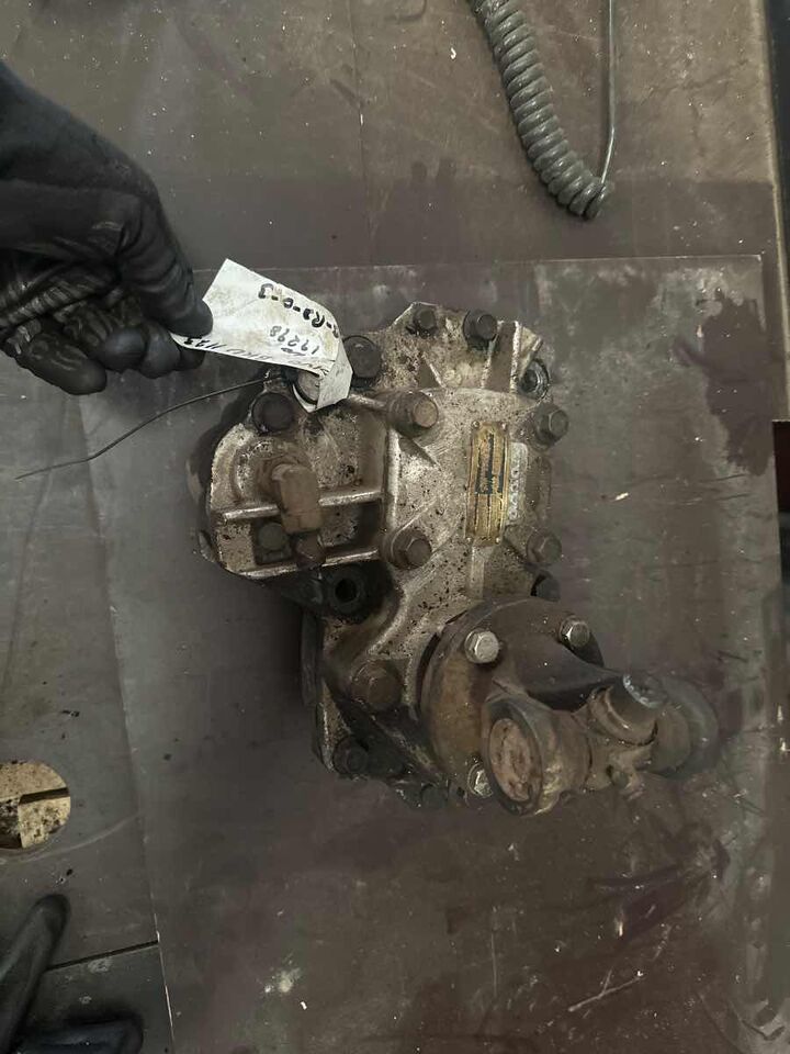 VOLVO PTO FOR FLANCE - Гидравлика для Грузовиков: фото 1 VOLVO PTO FOR FLANCE - Гидравлика для Грузовиков: фото 1