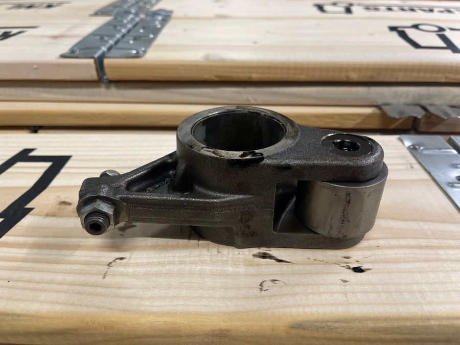VOLVO ROCKER ARM 21732658 - Двигатель и запчасти для Грузовиков: фото 2 VOLVO ROCKER ARM 21732658 - Двигатель и запчасти для Грузовиков: фото 2