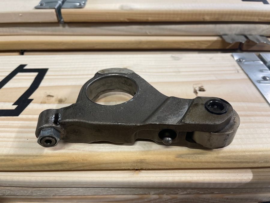 VOLVO ROCKER ARM 21732664 - Двигатель и запчасти для Грузовиков: фото 2 VOLVO ROCKER ARM 21732664 - Двигатель и запчасти для Грузовиков: фото 2