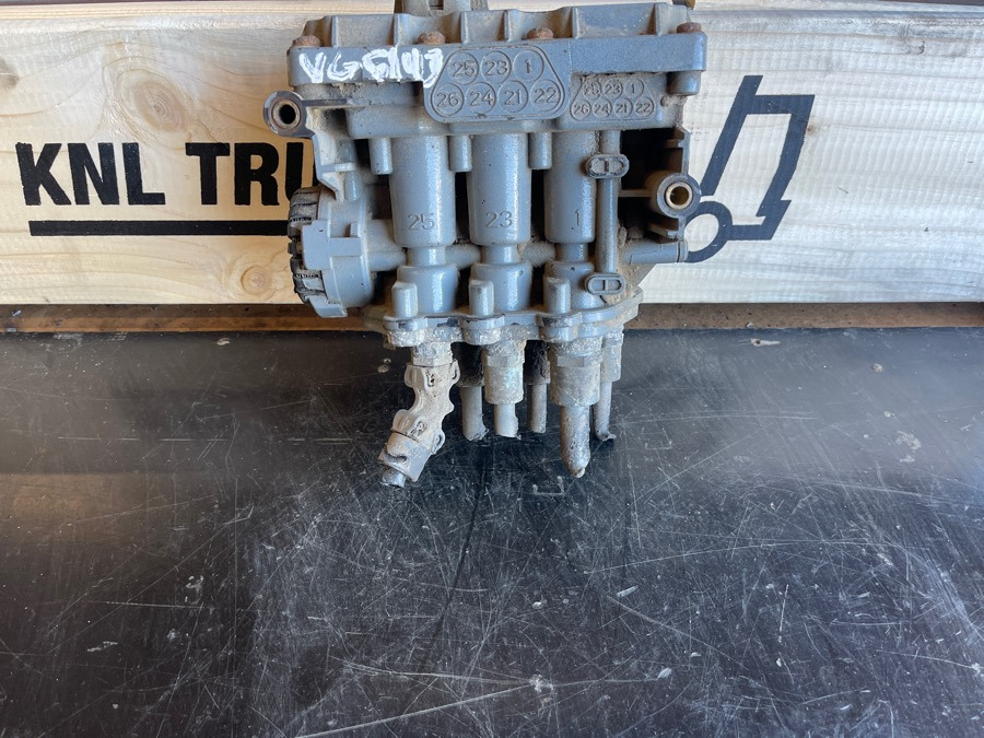 VOLVO VALVE 21133934 - Тормозной клапан для Грузовиков: фото 1 VOLVO VALVE 21133934 - Тормозной клапан для Грузовиков: фото 1