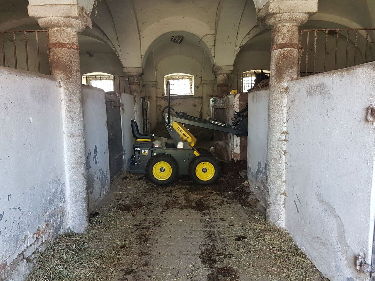 Tur Poland Mini Loader TUR N 520 Mini Hoflader Kompaktlader Briggs&Stratton - Мини-погрузчик с бортовым поворотом: фото 5 Tur Poland Mini Loader TUR N 520 Mini Hoflader Kompaktlader Briggs&Stratton - Мини-погрузчик с бортовым поворотом: фото 5