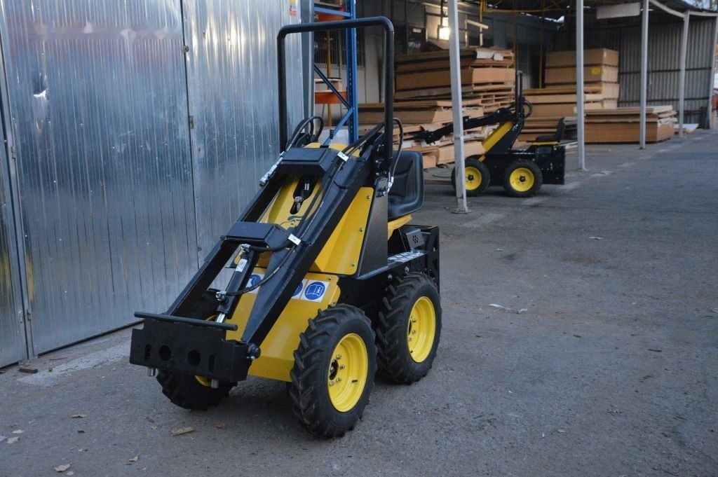 Tur Poland Miniradlader Miniloader Mini hoflader TUR N 520 Briggs&Stratton - Мини-погрузчик с бортовым поворотом: фото 3 Tur Poland Miniradlader Miniloader Mini hoflader TUR N 520 Briggs&Stratton - Мини-погрузчик с бортовым поворотом: фото 3
