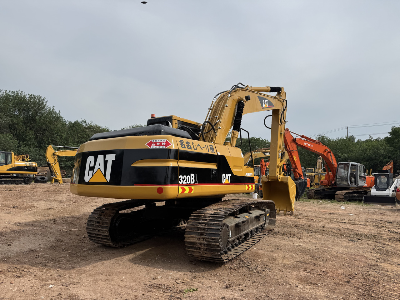 CAT 320BL - Гусеничный экскаватор: фото 2 CAT 320BL - Гусеничный экскаватор: фото 2