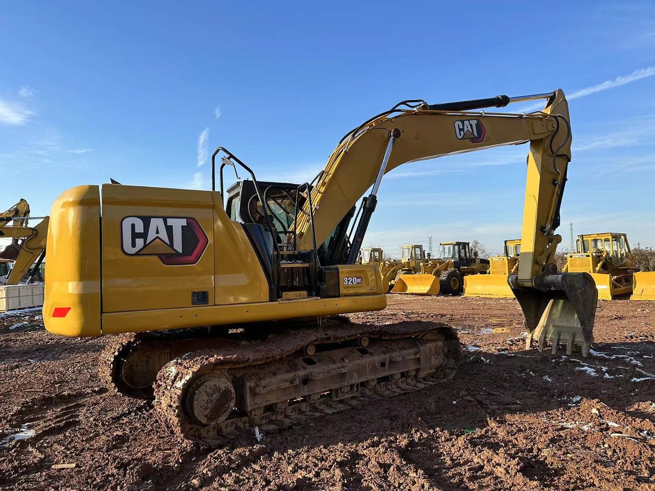 CAT 320GC - Гусеничный экскаватор: фото 1 CAT 320GC - Гусеничный экскаватор: фото 1