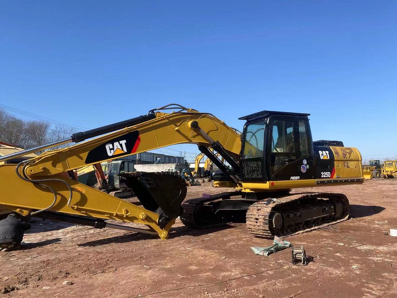 CAT 325D - Гусеничный экскаватор: фото 3 CAT 325D - Гусеничный экскаватор: фото 3