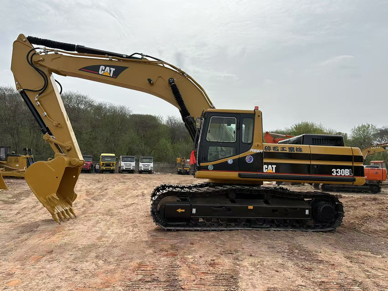 CAT 330BL - Гусеничный экскаватор: фото 2 CAT 330BL - Гусеничный экскаватор: фото 2