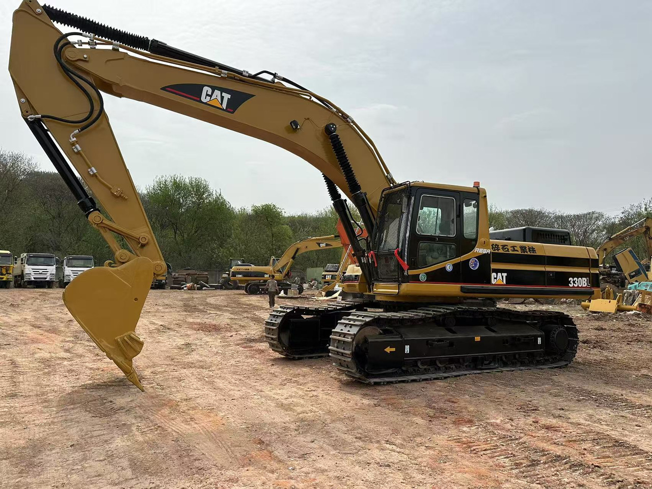 CAT 330BL - Гусеничный экскаватор: фото 4 CAT 330BL - Гусеничный экскаватор: фото 4