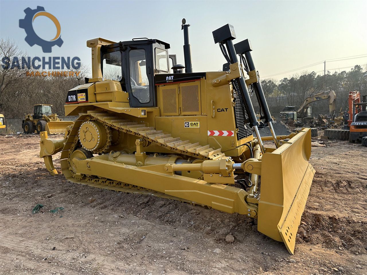 CAT D7R - Бульдозер: фото 1 CAT D7R - Бульдозер: фото 1