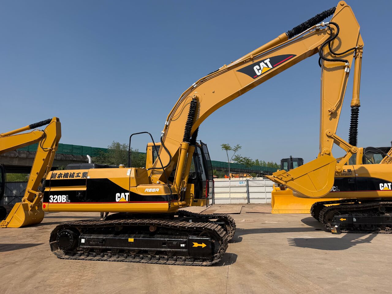 CATERPILLAR 320B - Гусеничный экскаватор: фото 3 CATERPILLAR 320B - Гусеничный экскаватор: фото 3