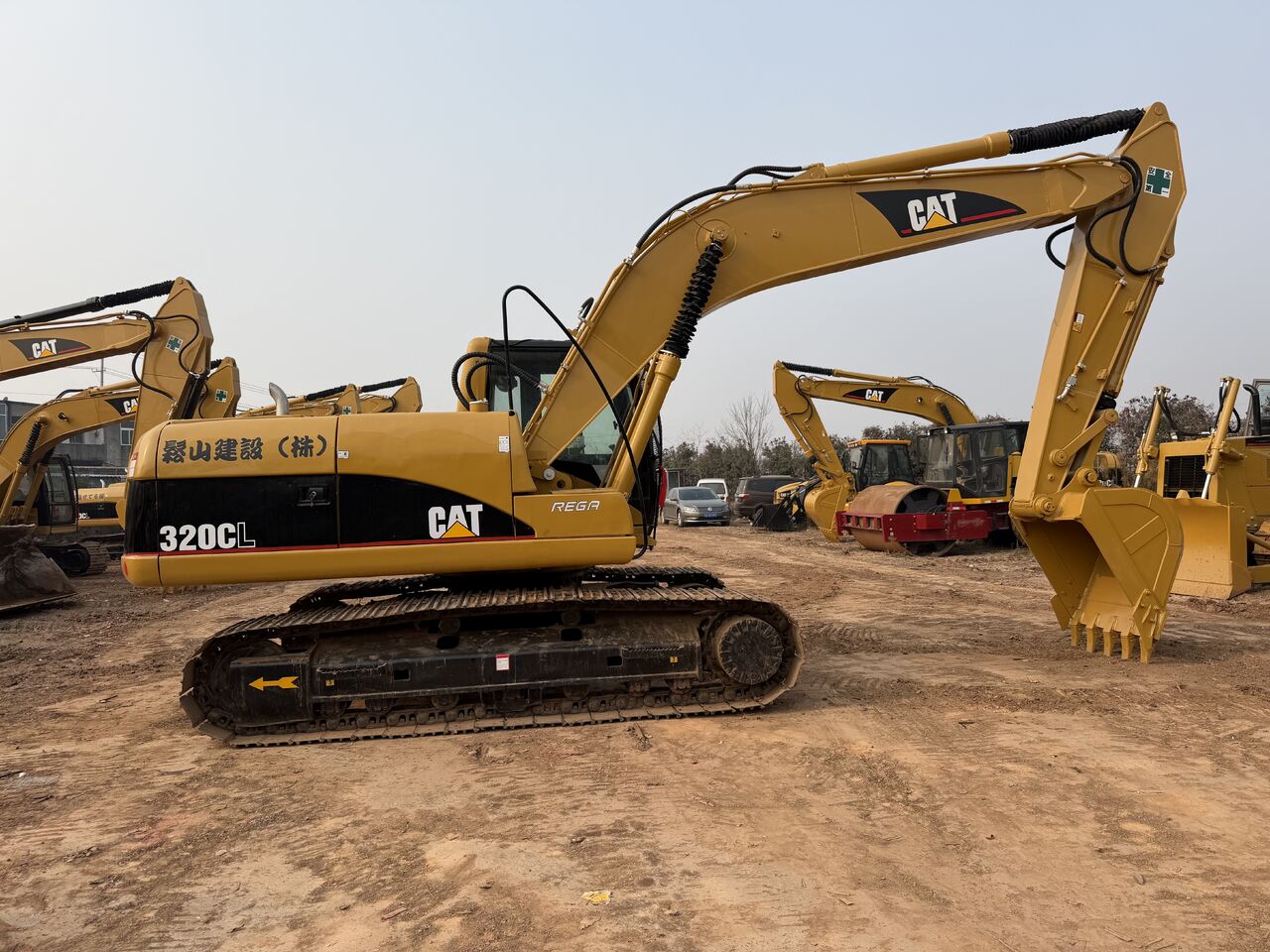 CATERPILLAR 320CL - Гусеничный экскаватор: фото 1 CATERPILLAR 320CL - Гусеничный экскаватор: фото 1