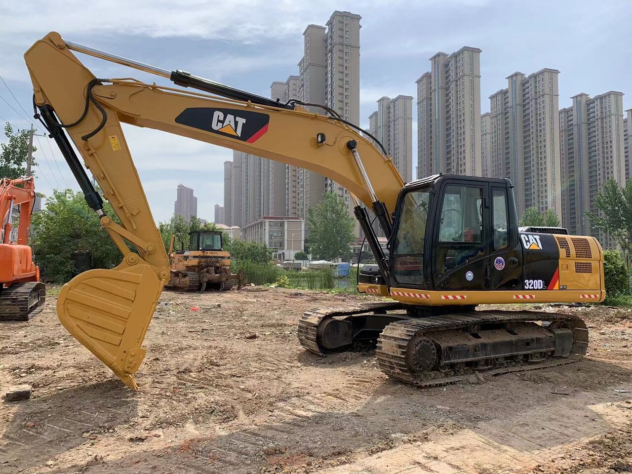 CATERPILLAR 320DL - Гусеничный экскаватор: фото 3 CATERPILLAR 320DL - Гусеничный экскаватор: фото 3