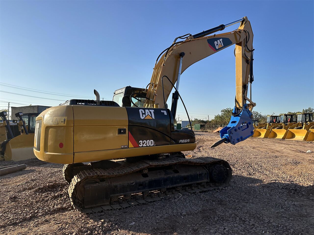 CATERPILLAR 320DL - Гусеничный экскаватор: фото 1 CATERPILLAR 320DL - Гусеничный экскаватор: фото 1