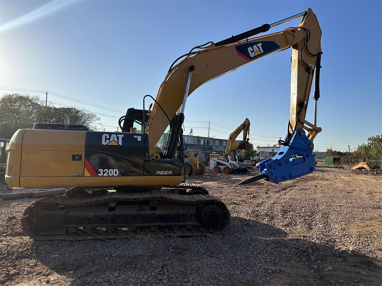 CATERPILLAR 320DL - Гусеничный экскаватор: фото 2 CATERPILLAR 320DL - Гусеничный экскаватор: фото 2