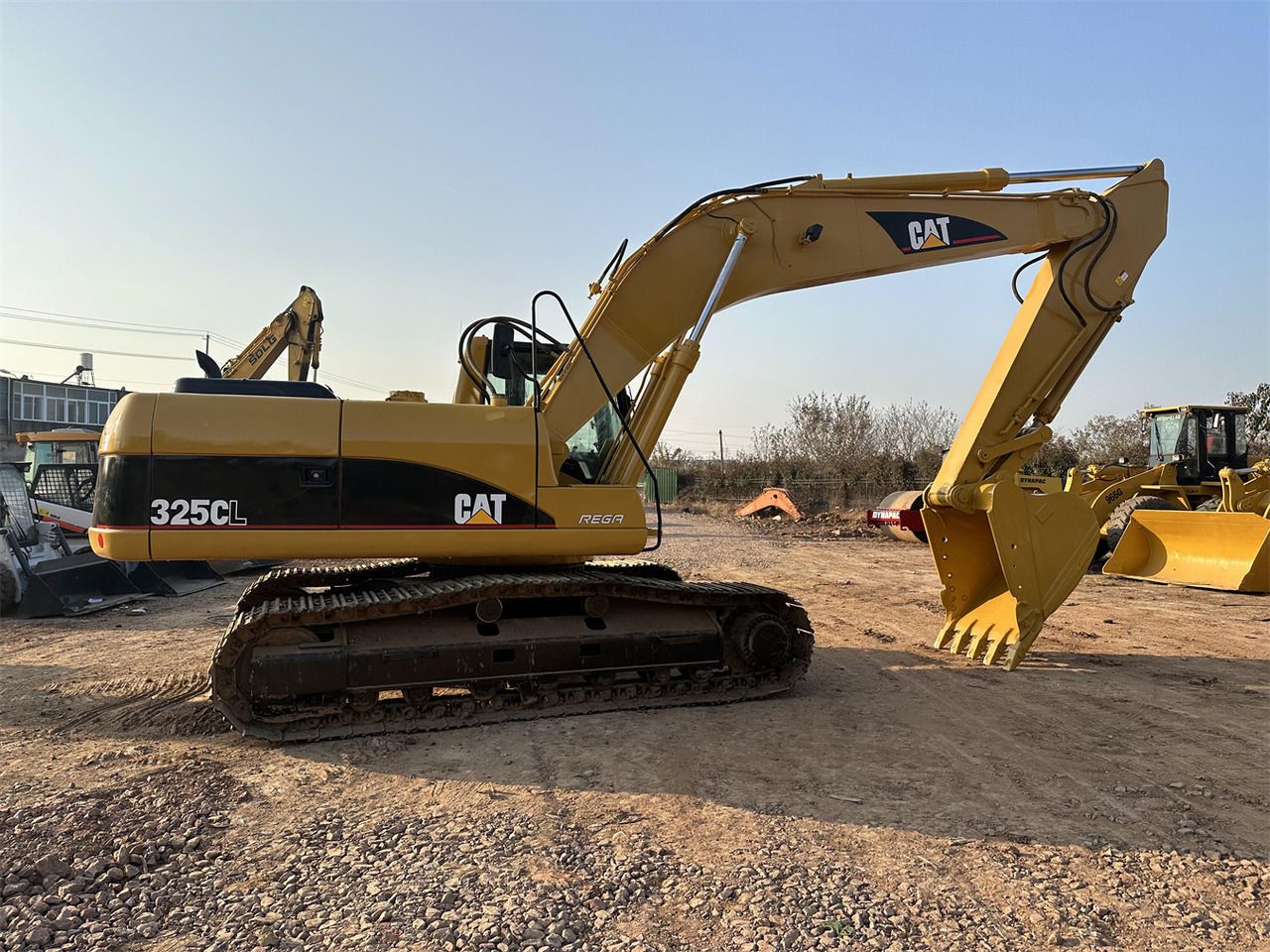 CATERPILLAR 325CL - Гусеничный экскаватор: фото 2 CATERPILLAR 325CL - Гусеничный экскаватор: фото 2