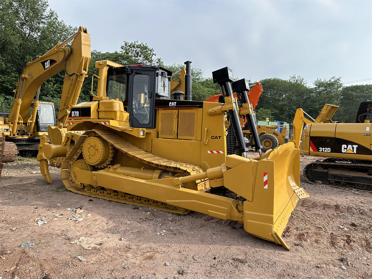 CATERPILLAR D7R - Бульдозер: фото 3 CATERPILLAR D7R - Бульдозер: фото 3