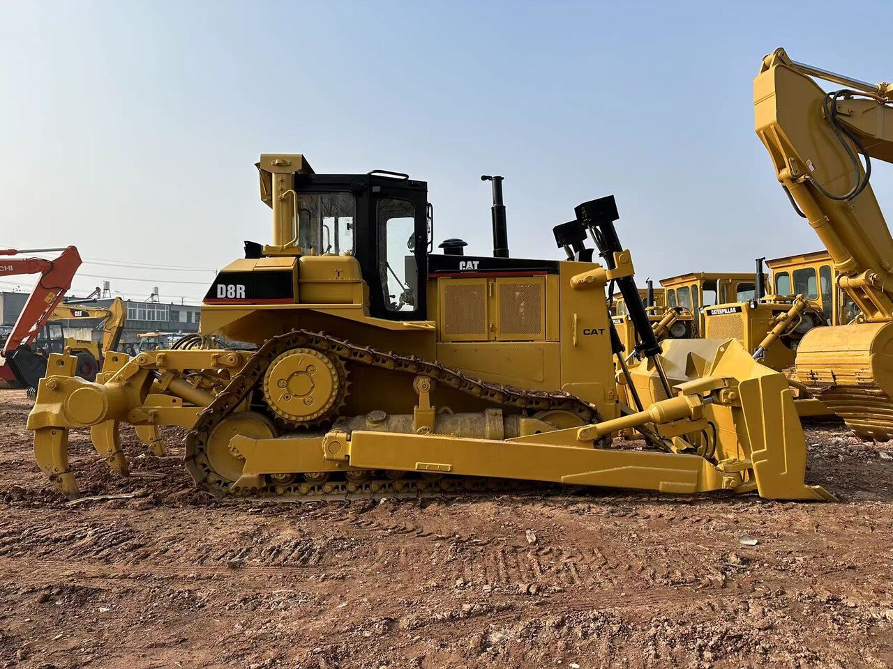 CATERPILLAR D8R - Бульдозер: фото 2 CATERPILLAR D8R - Бульдозер: фото 2