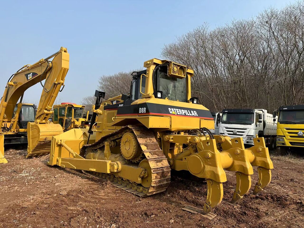 CATERPILLAR D8R - Бульдозер: фото 1 CATERPILLAR D8R - Бульдозер: фото 1