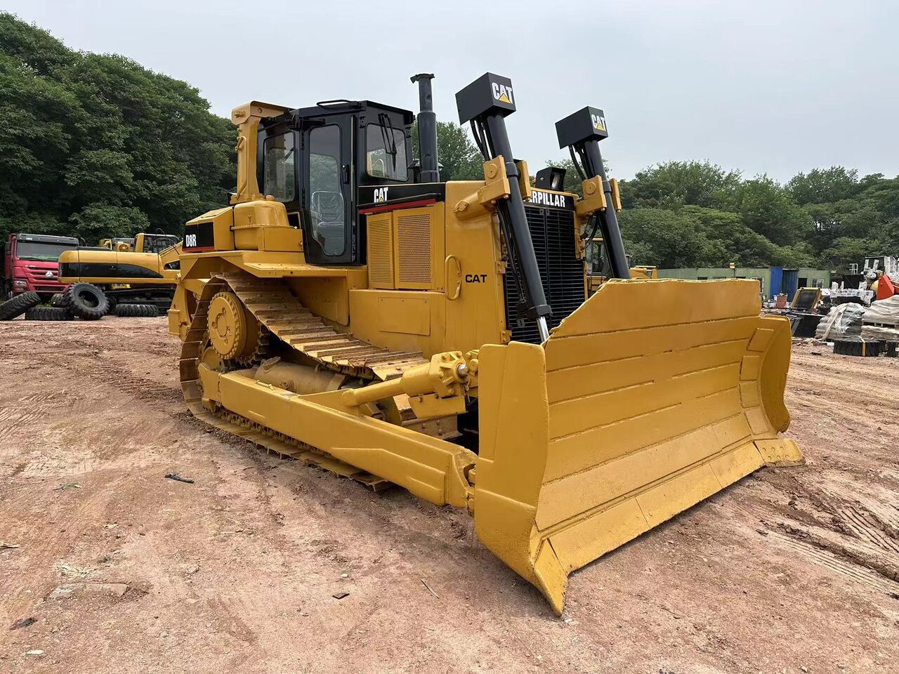 CATERPILLAR D8R - Бульдозер: фото 1 CATERPILLAR D8R - Бульдозер: фото 1