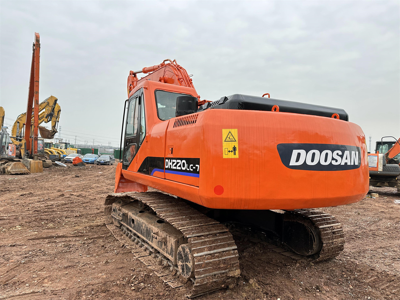 DOOSAN DH220 - Гусеничный экскаватор: фото 5 DOOSAN DH220 - Гусеничный экскаватор: фото 5