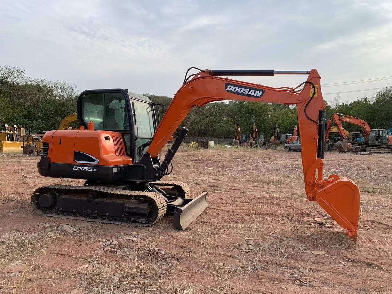DOOSAN DX55 excavator - Гусеничный экскаватор: фото 3 DOOSAN DX55 excavator - Гусеничный экскаватор: фото 3