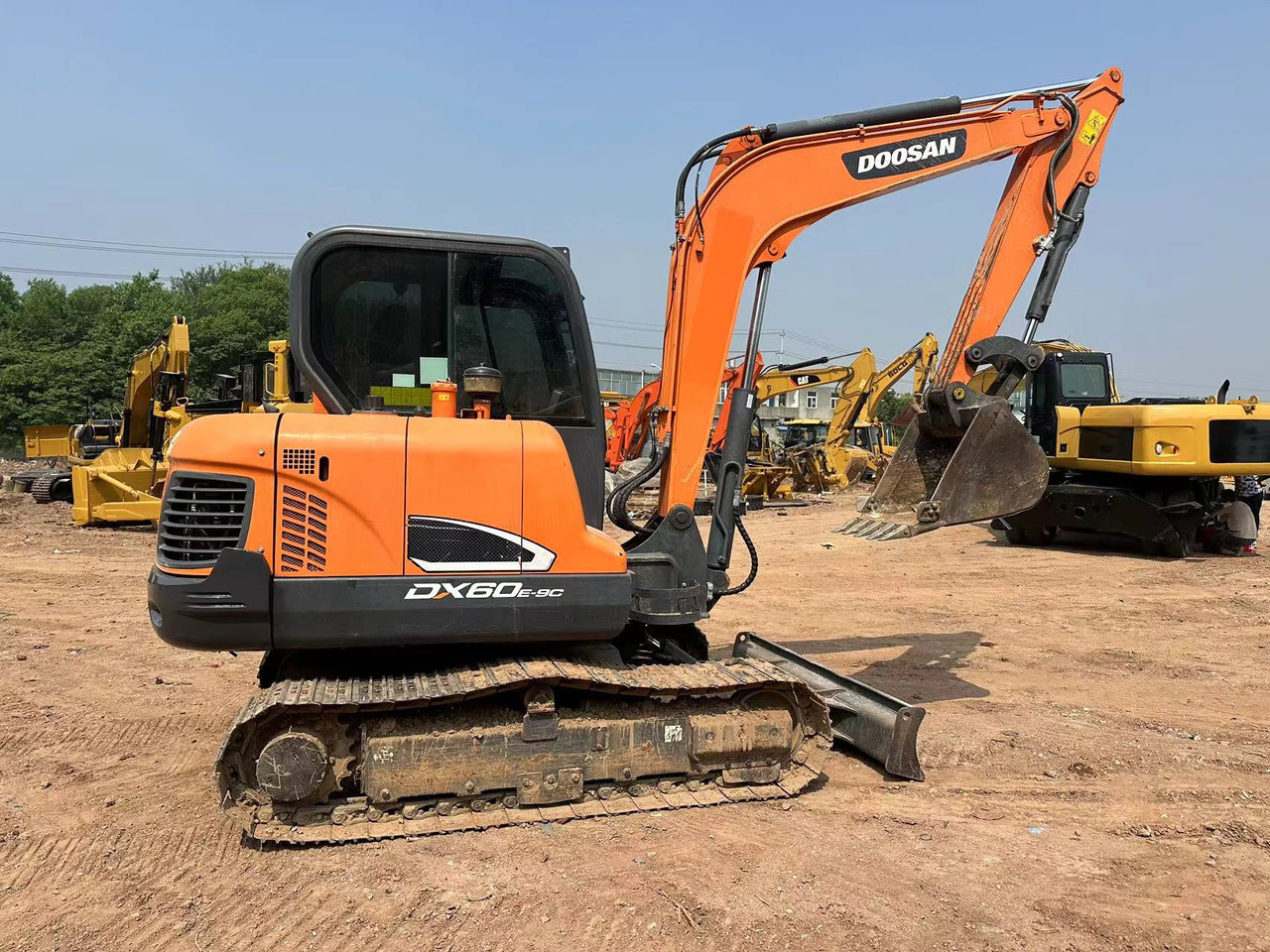 DOOSAN DX60 - Гусеничный экскаватор: фото 2 DOOSAN DX60 - Гусеничный экскаватор: фото 2