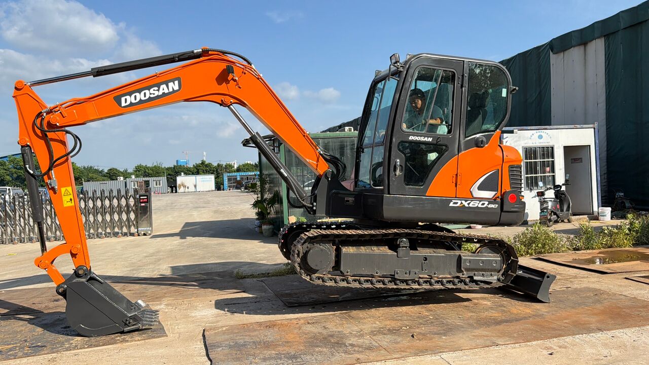 DOOSAN DX60 - Мини-экскаватор: фото 5 DOOSAN DX60 - Мини-экскаватор: фото 5