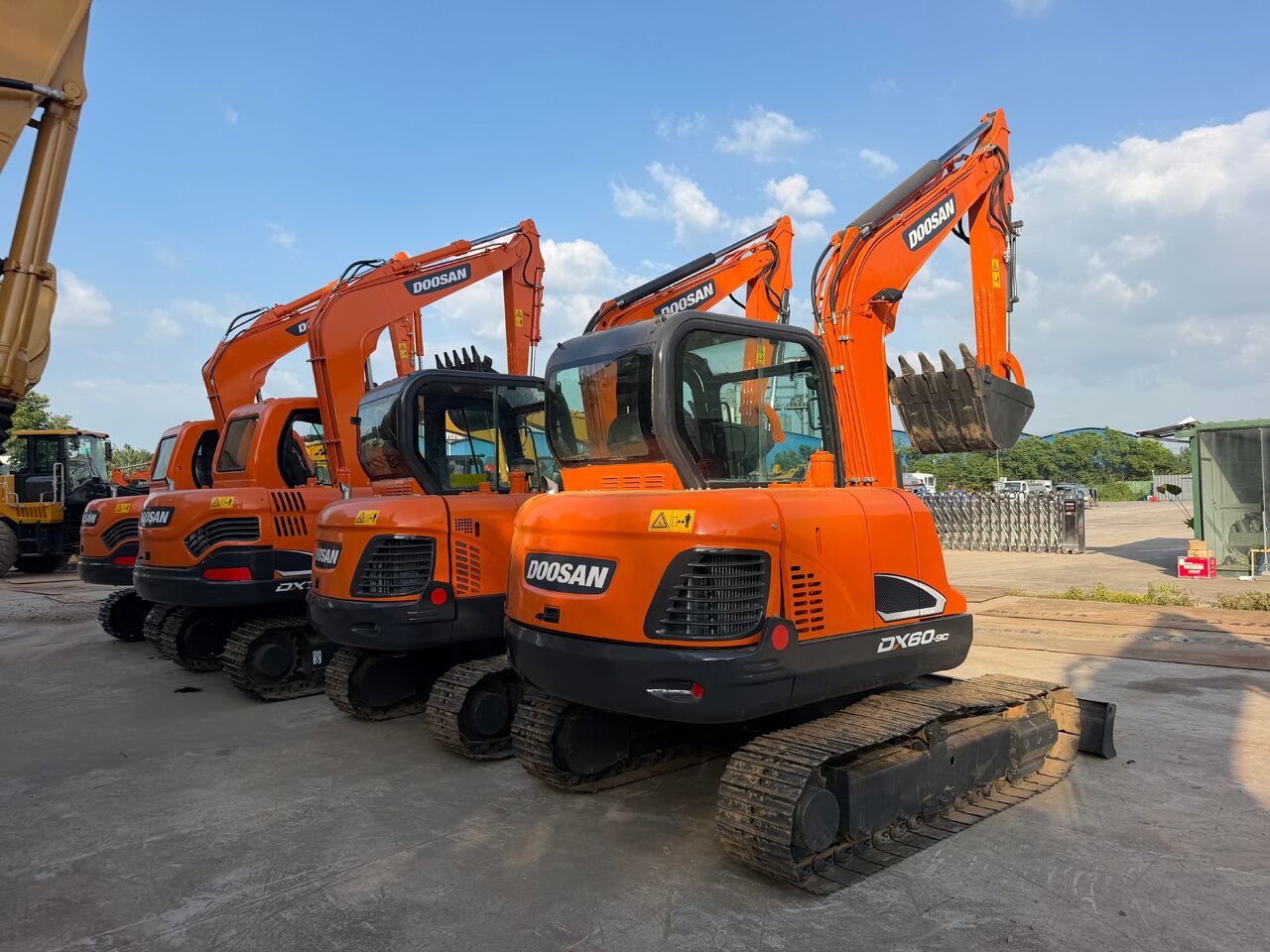 DOOSAN DX60 - Мини-экскаватор: фото 1 DOOSAN DX60 - Мини-экскаватор: фото 1