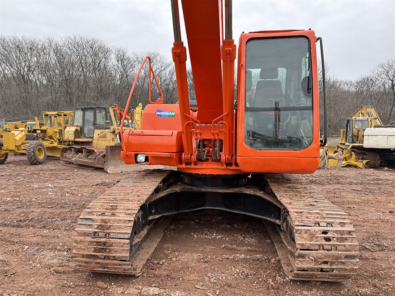 Doosan DH220 - Гусеничный экскаватор: фото 5 Doosan DH220 - Гусеничный экскаватор: фото 5