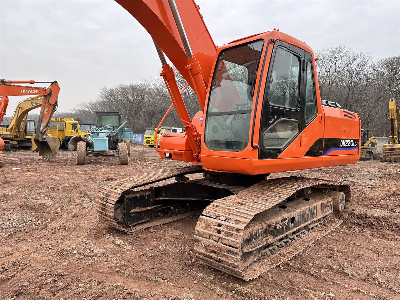 Doosan DH220 - Гусеничный экскаватор: фото 4 Doosan DH220 - Гусеничный экскаватор: фото 4