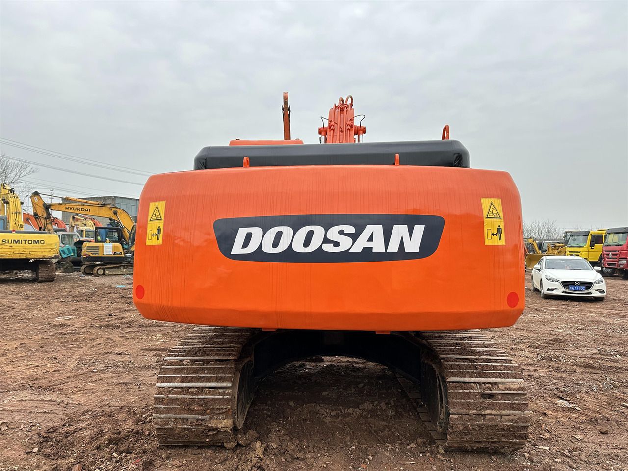 Doosan DH220 - Гусеничный экскаватор: фото 2 Doosan DH220 - Гусеничный экскаватор: фото 2