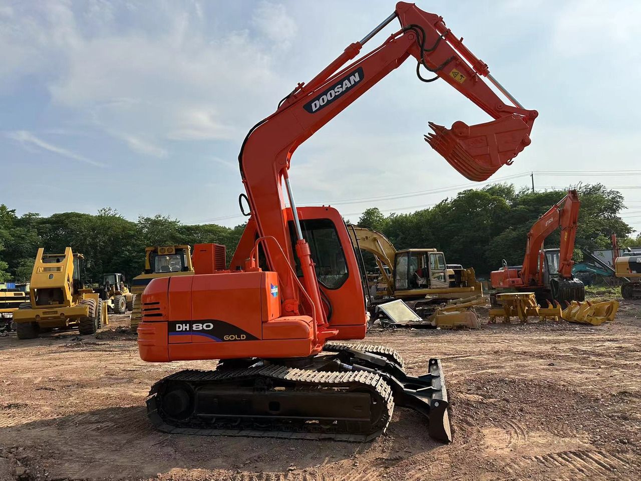 Doosan DH80 - Гусеничный экскаватор: фото 2 Doosan DH80 - Гусеничный экскаватор: фото 2