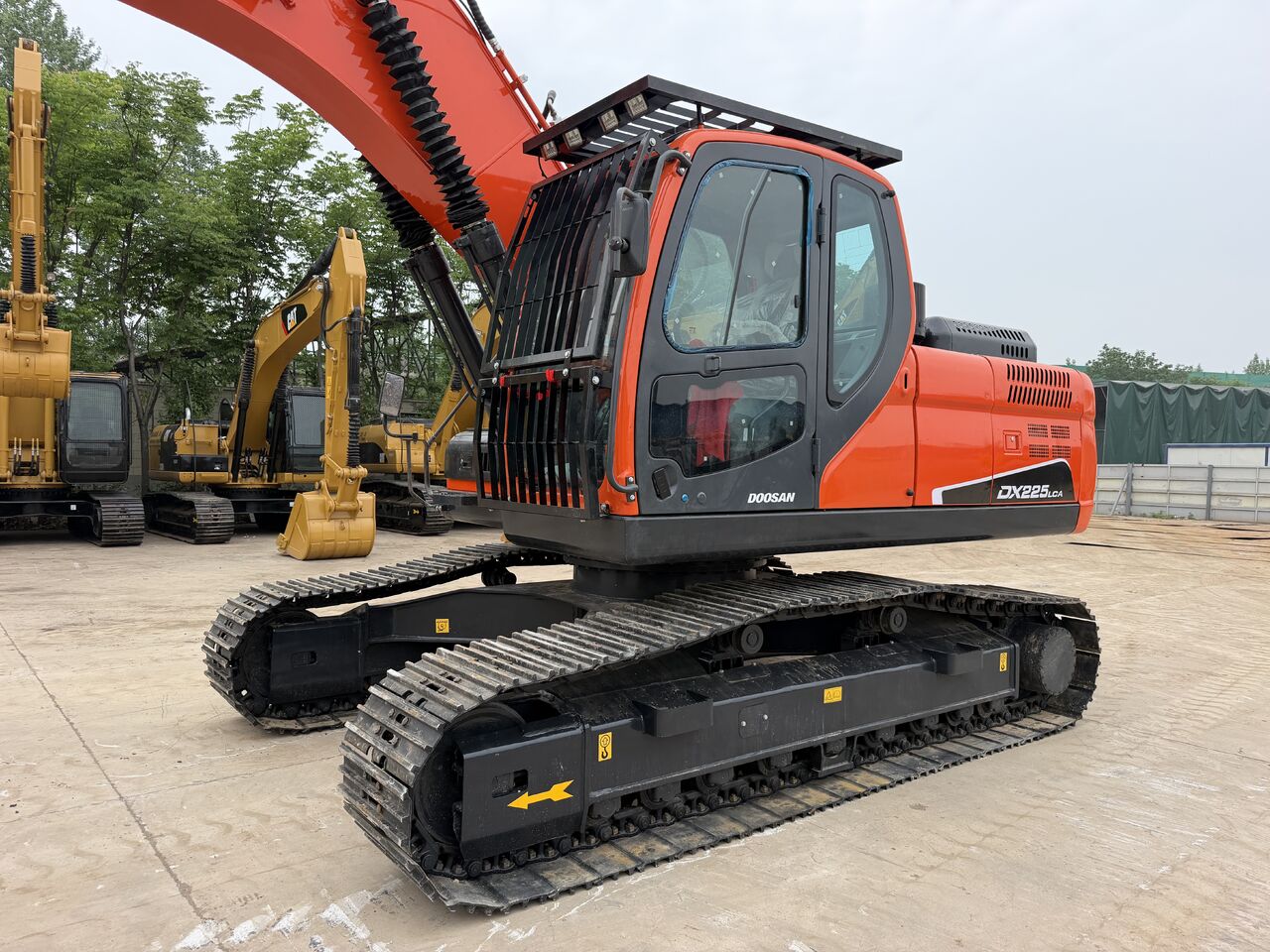 Doosan DX225 - Гусеничный экскаватор: фото 2 Doosan DX225 - Гусеничный экскаватор: фото 2