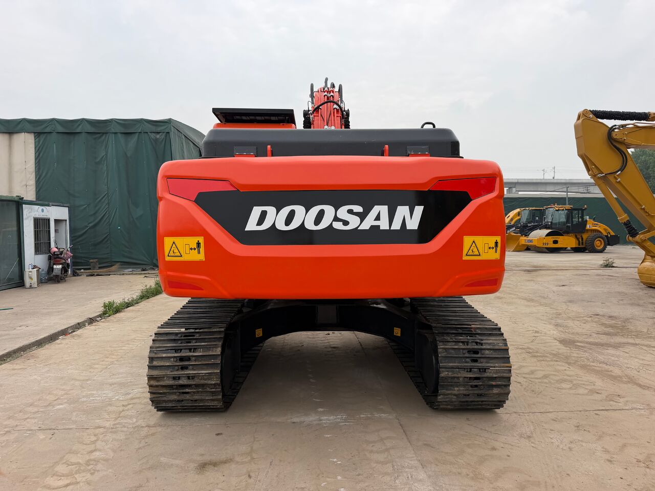 Doosan DX225LCA - Гусеничный экскаватор: фото 2 Doosan DX225LCA - Гусеничный экскаватор: фото 2
