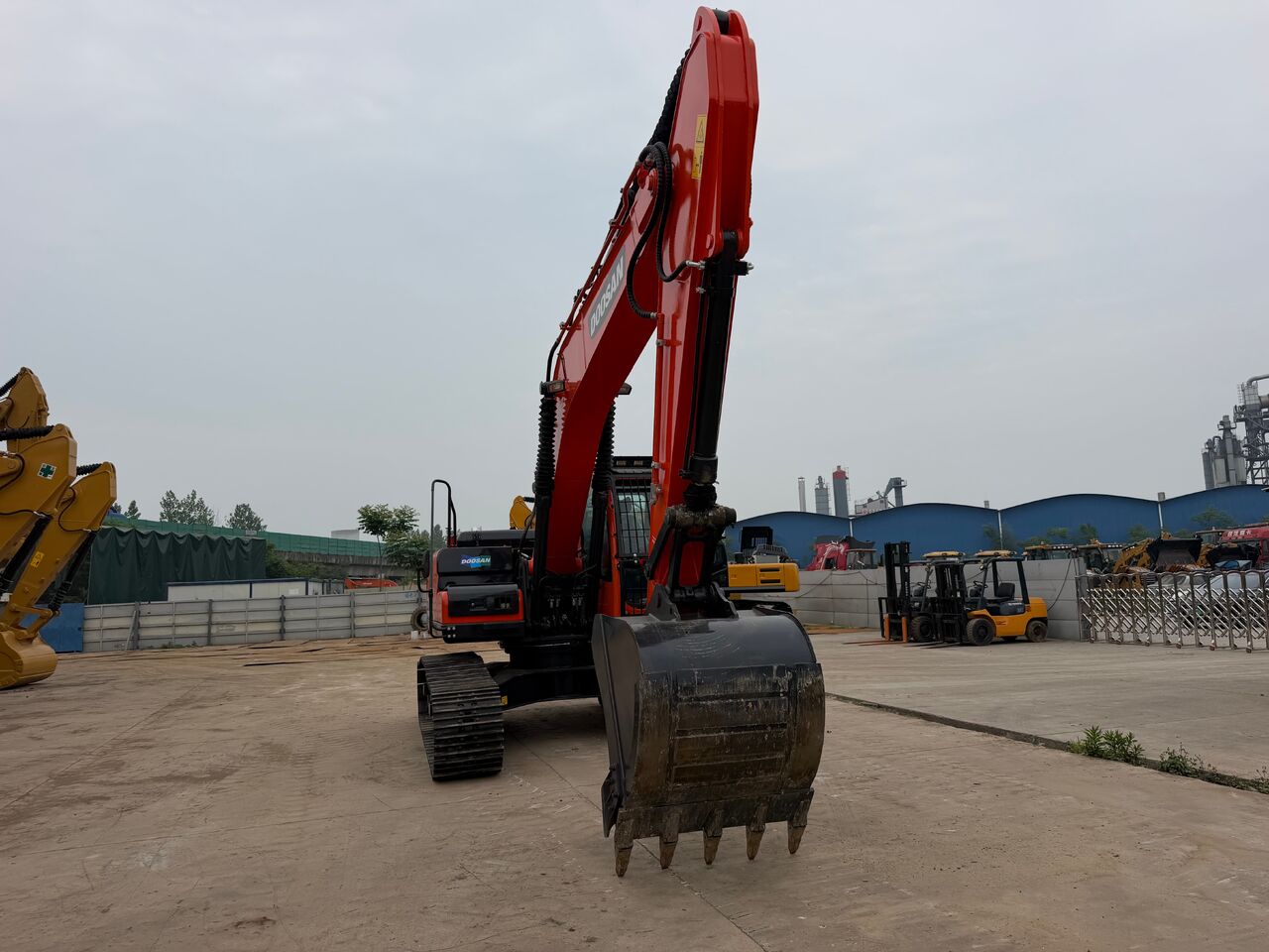 Doosan DX225LCA - Гусеничный экскаватор: фото 4 Doosan DX225LCA - Гусеничный экскаватор: фото 4