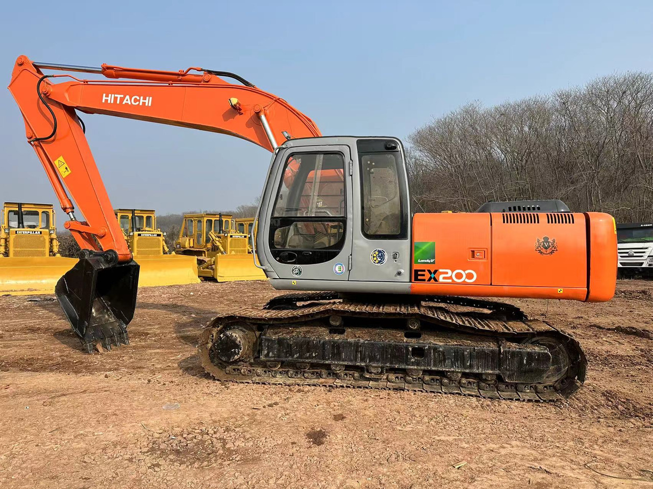 HITACHI EX200 - Гусеничный экскаватор: фото 1 HITACHI EX200 - Гусеничный экскаватор: фото 1