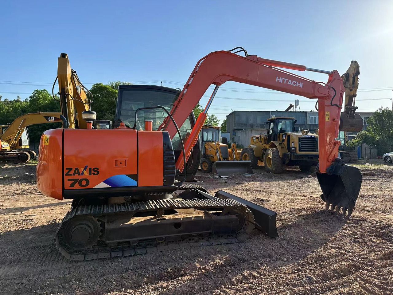 HITACHI ZX70 - Мини-экскаватор: фото 1 HITACHI ZX70 - Мини-экскаватор: фото 1