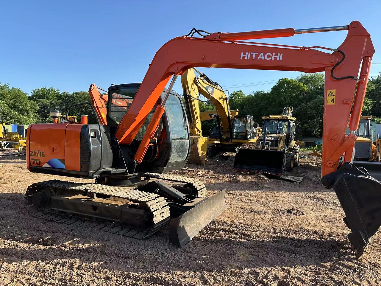 HITACHI ZX70 - Мини-экскаватор: фото 1 HITACHI ZX70 - Мини-экскаватор: фото 1