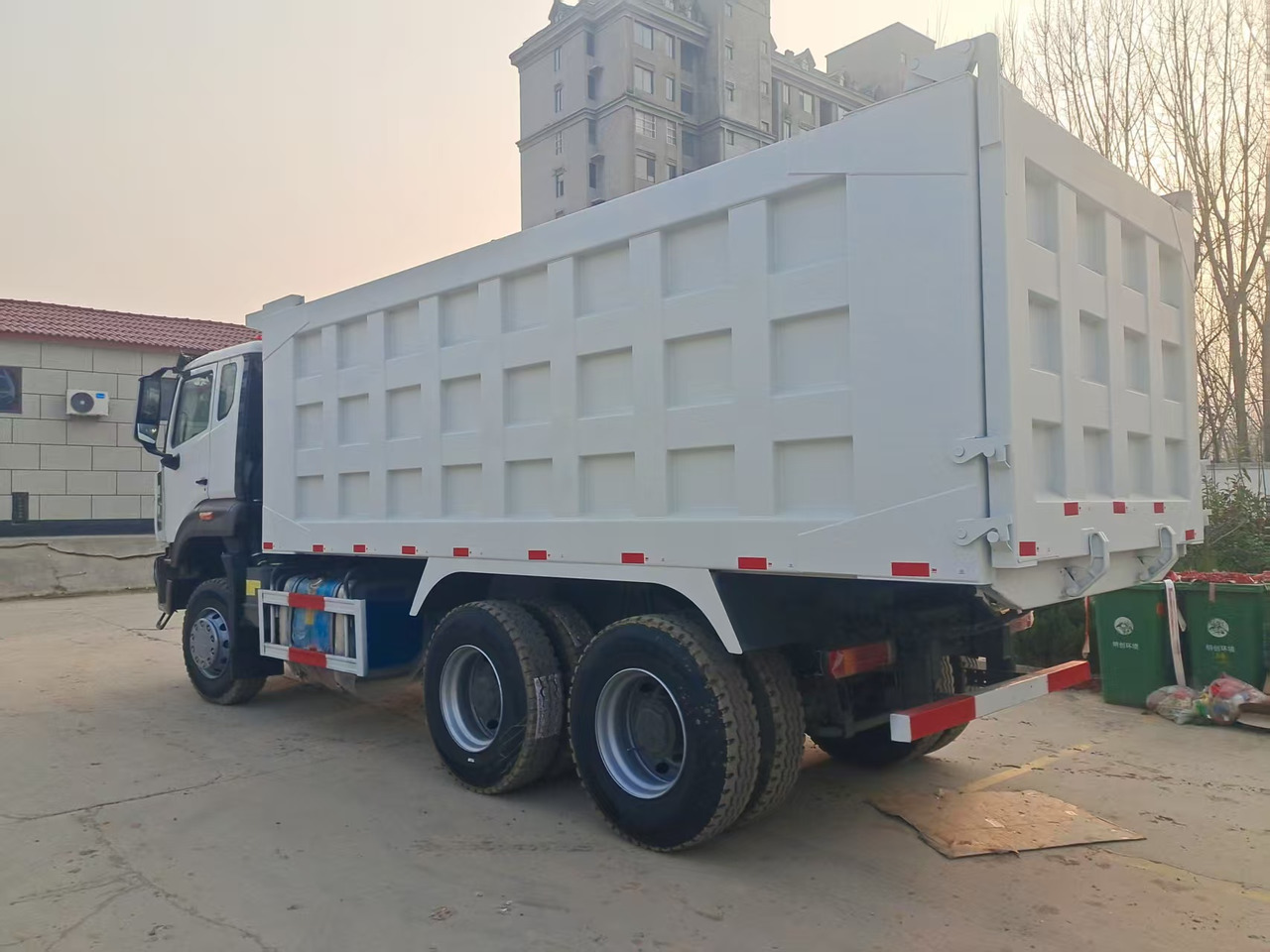 HOWO NX 371HP - Самосвал: фото 4 HOWO NX 371HP - Самосвал: фото 4