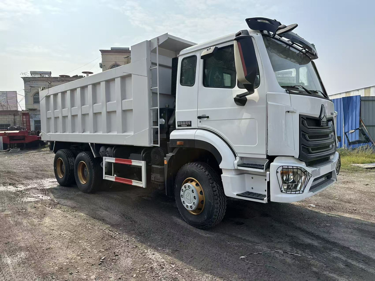 SINOTRUK HOHAN 400HP 6x4 - Самосвал: фото 1 SINOTRUK HOHAN 400HP 6x4 - Самосвал: фото 1