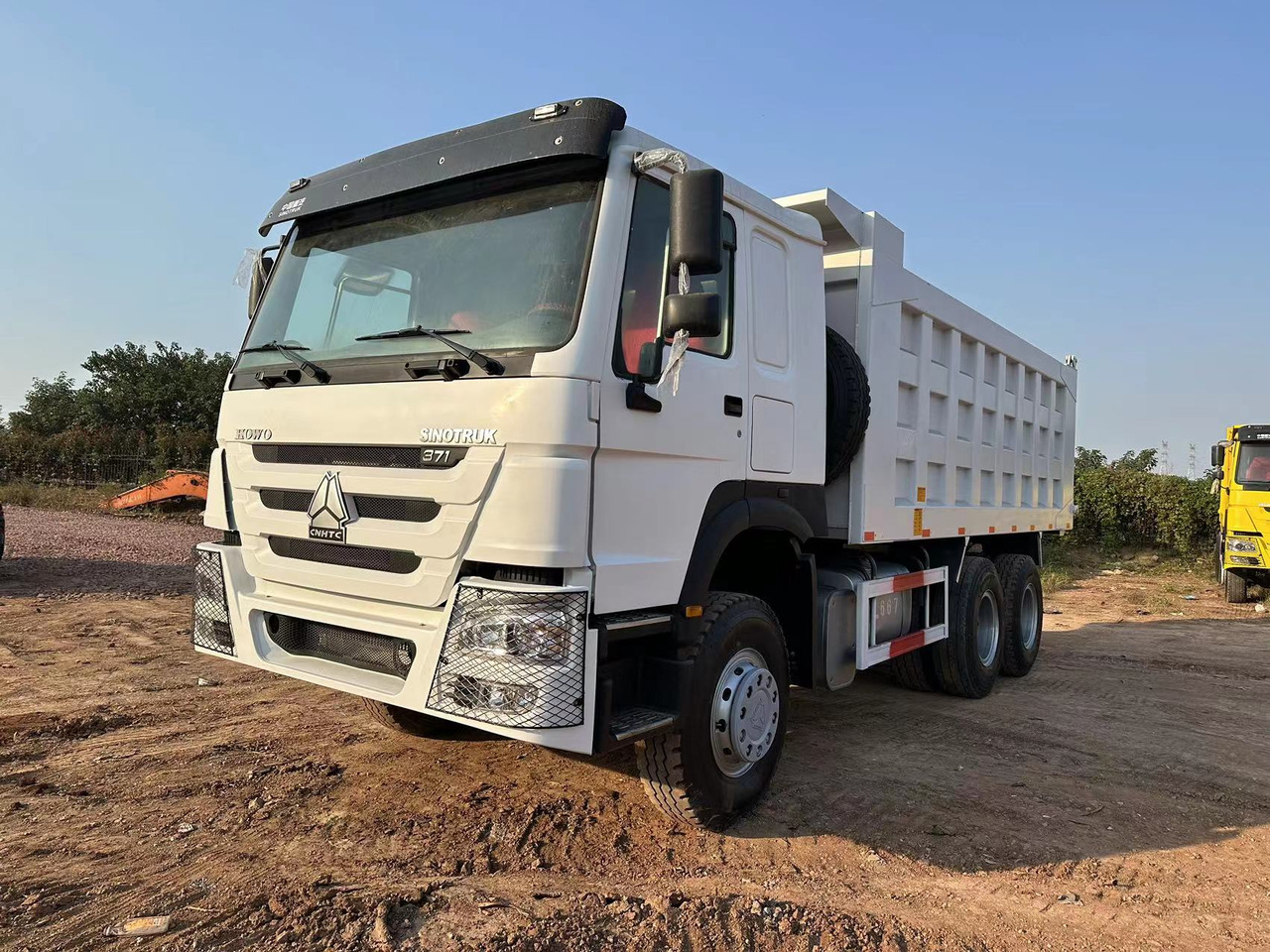 SINOTRUK HOWO 371hp 6x4 - Самосвал: фото 1 SINOTRUK HOWO 371hp 6x4 - Самосвал: фото 1